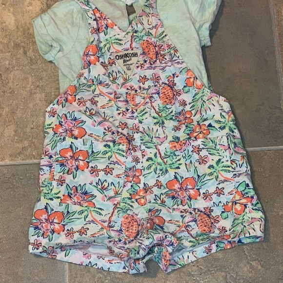 Oshkosh B’gosh Shortalls and Onesie Set - Picture 2 of 7